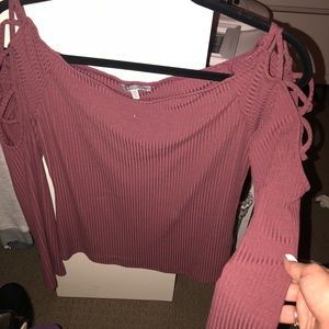 Long sleeve cut out shoulder shirt